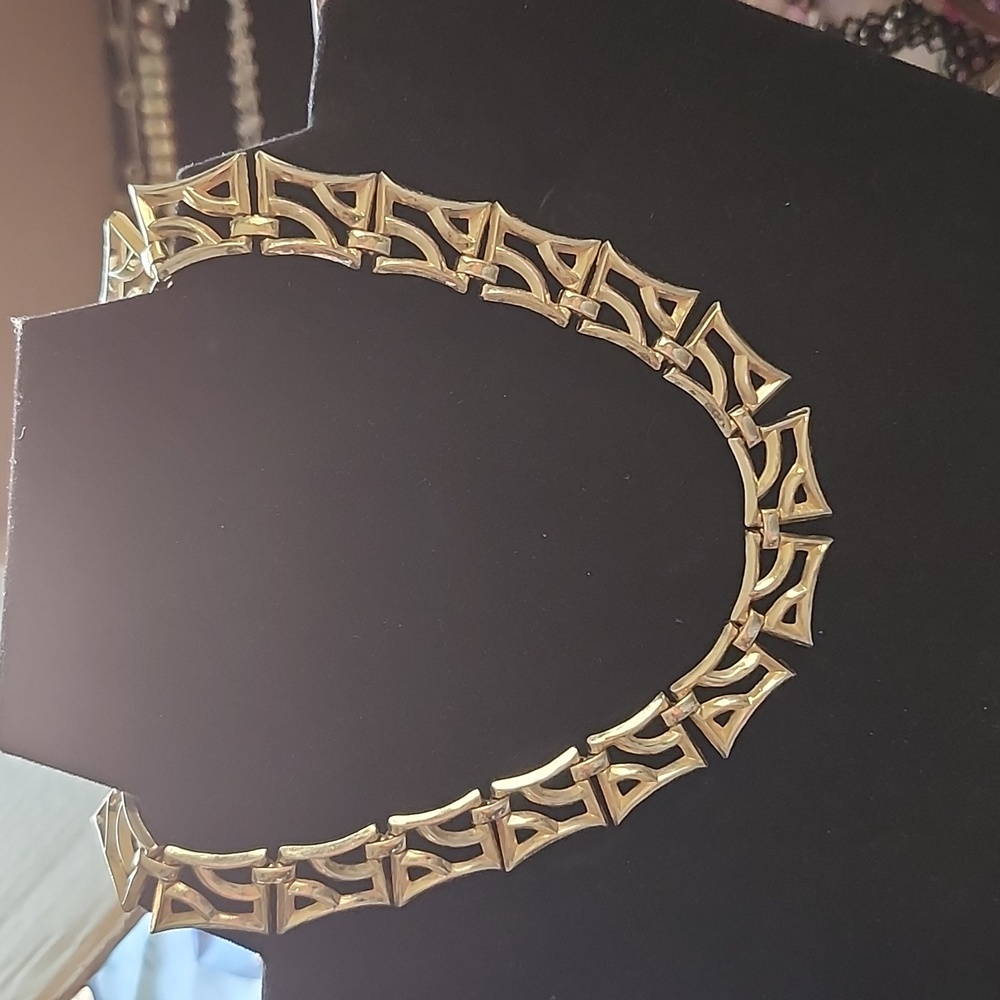 Gold Tone Necklace